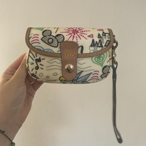 Dooney & Bourke Disney Parks Wristlet–White Sketch Pattern with Tinker Bell- EUC - Picture 6 of 13